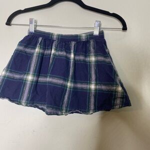 Plaid Navy Skirt navy blue green white gold, winter fall.
5T